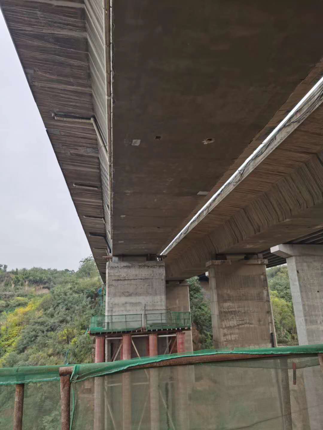 盘锦桥梁加固前制定可行设计方案图并用对施工方法